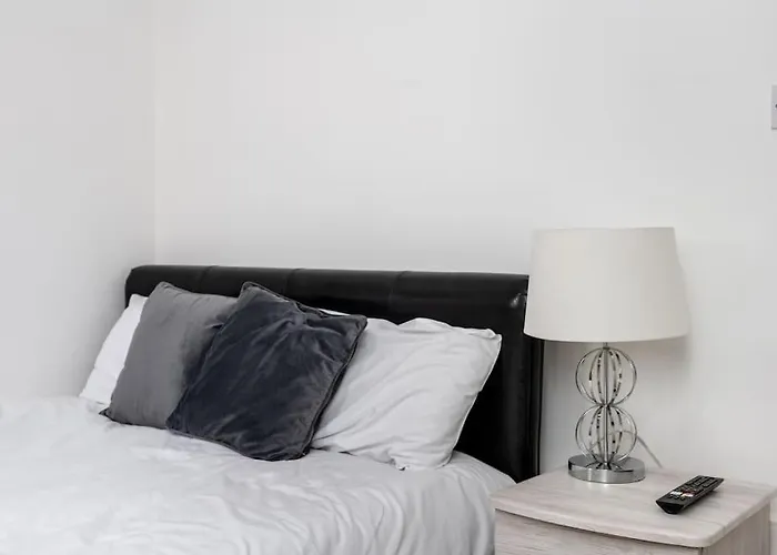 Neath Road - Flat 1